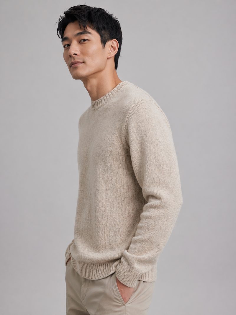 Men's crewneck pullover fit — properly graded shoulder seam OEM China